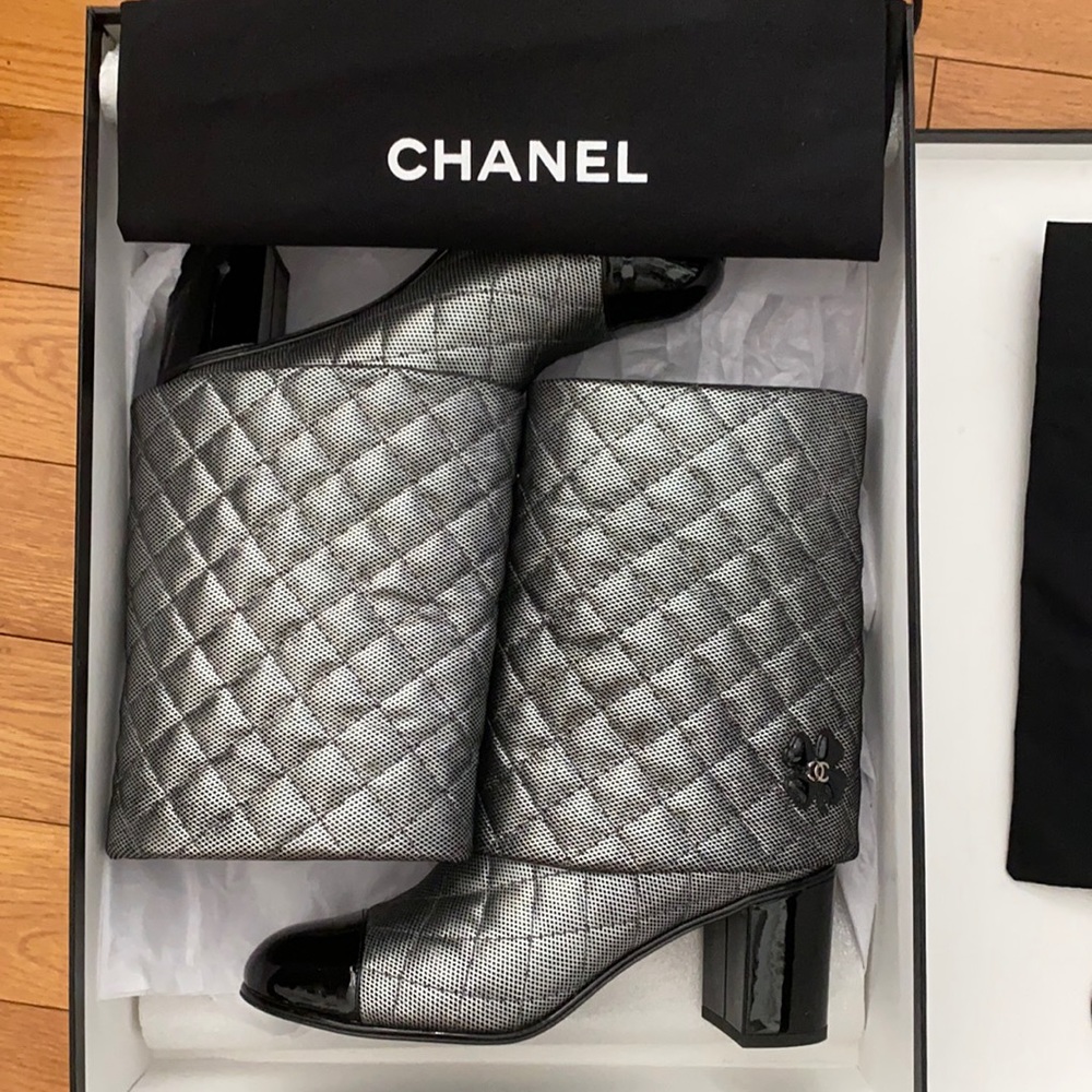 Chanel boots 100% authentic